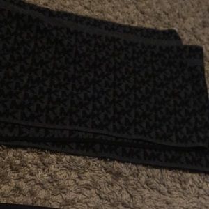 MK scarf